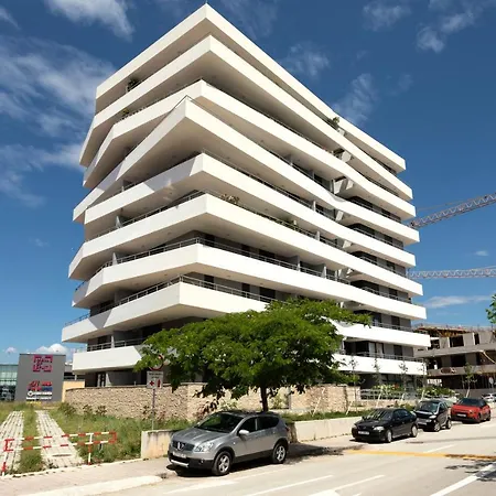 Elena Ekolu Apartament *