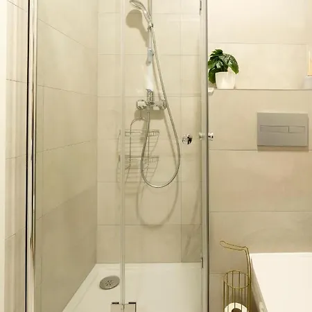 Apartament Elena Ekolu *